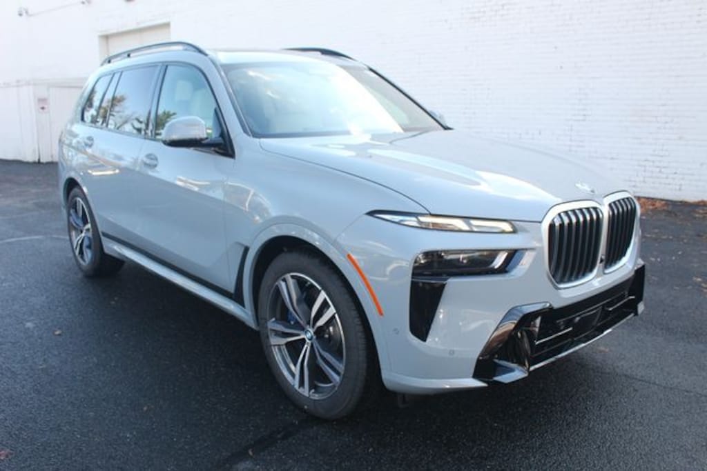 New 2026 BMW X7 xDrive40i SUV