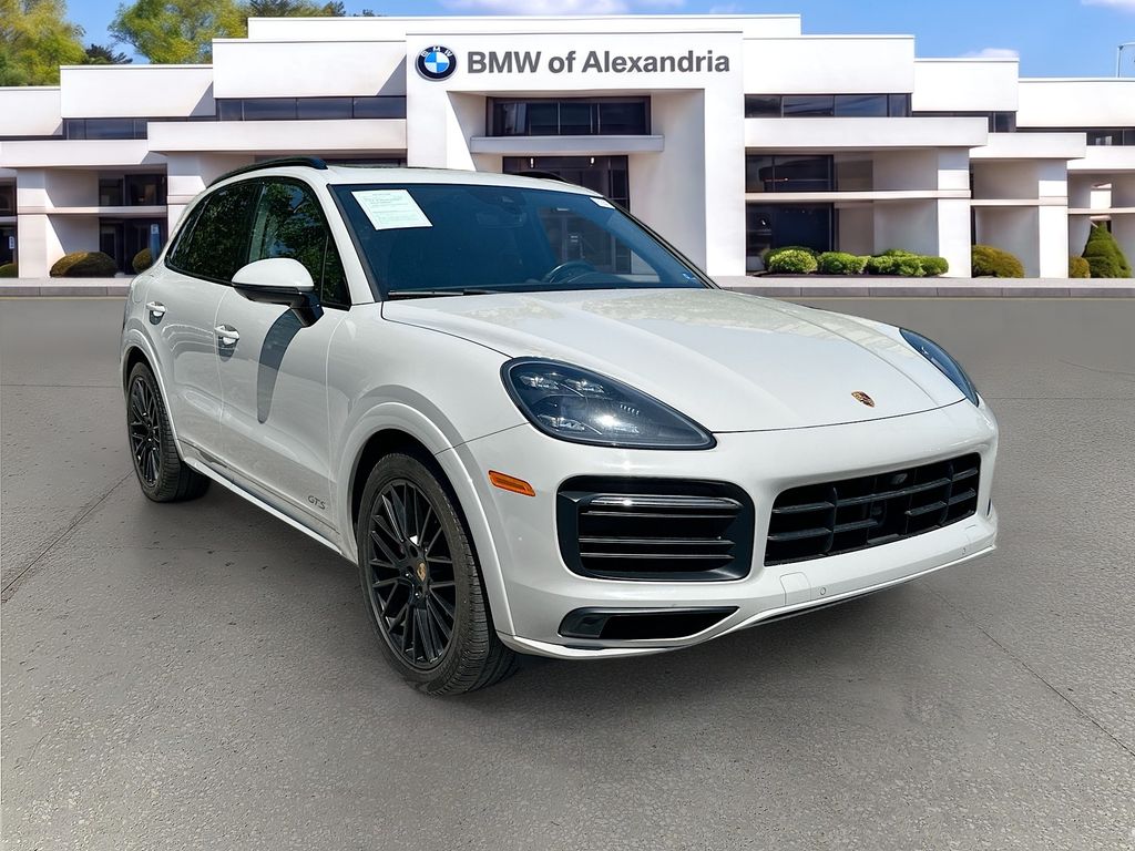 2021 Porsche Cayenne GTS's photo