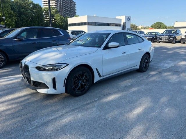2023 BMW i4 eDrive35's photo