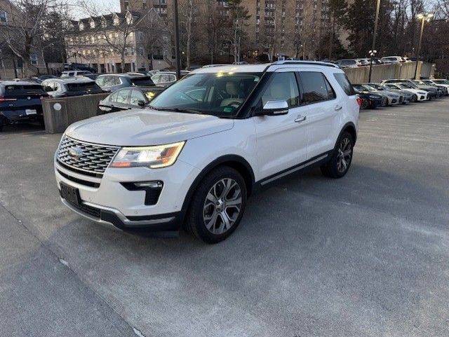 2019 Ford Explorer Platinum's photo