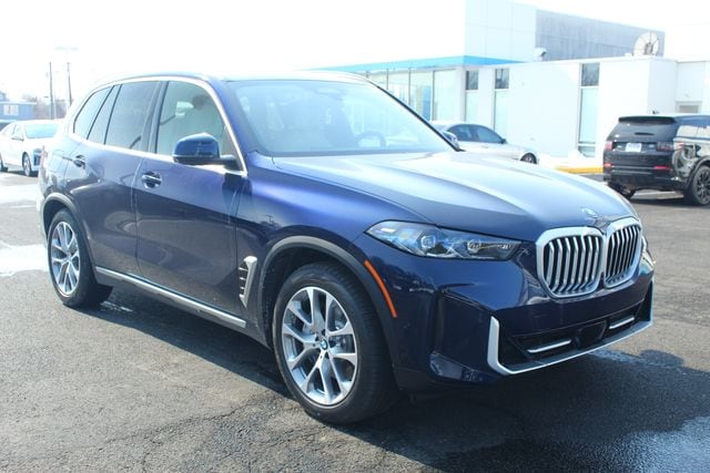 2026 BMW X5 xDrive50e's photo