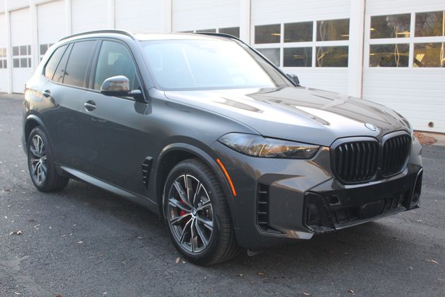 2026 BMW X5 50e's photo