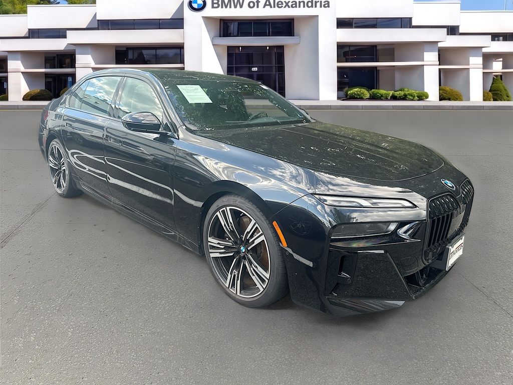 2025 BMW i7 xDrive60 Sedan's photo
