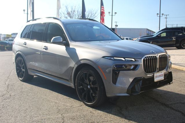 2025 BMW X7 SUV 