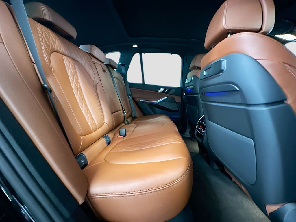 2026 BMW X5 M60i - Photo 29