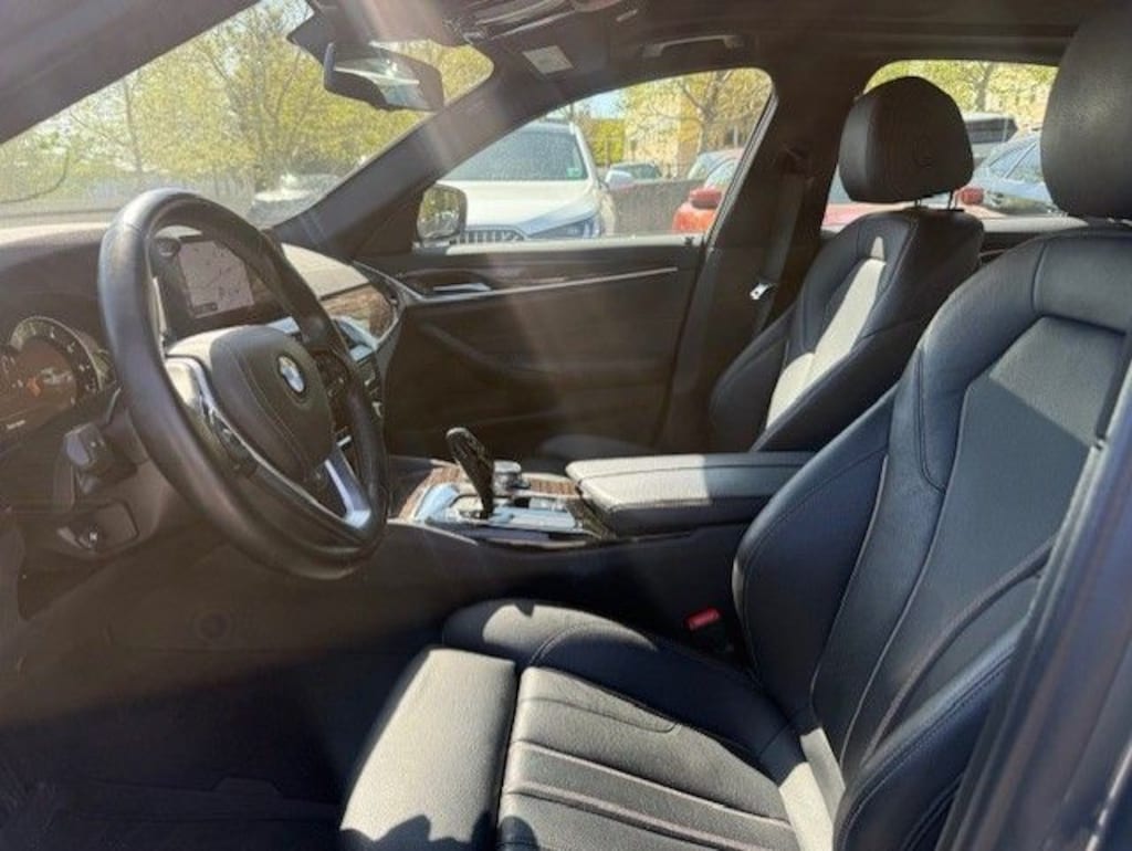 Used 2019 BMW 5 Series 530i xDrive Sedan