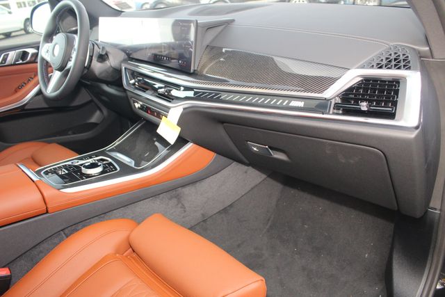2026 BMW X5 M60i - Photo 24
