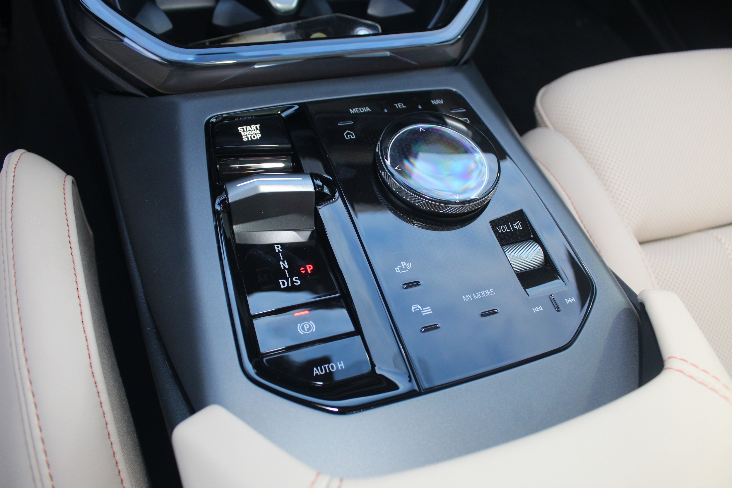 2026 BMW X3 30 - Photo 13