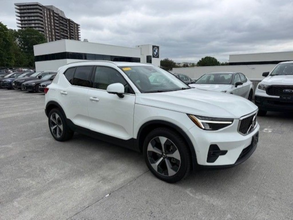 Used 2023 Volvo XC40 B5 Plus Bright Theme SUV