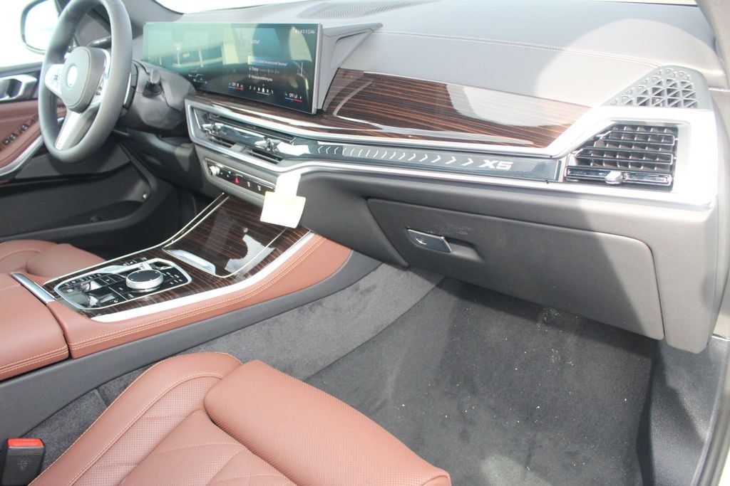 2026 BMW X5 50e - Photo 24
