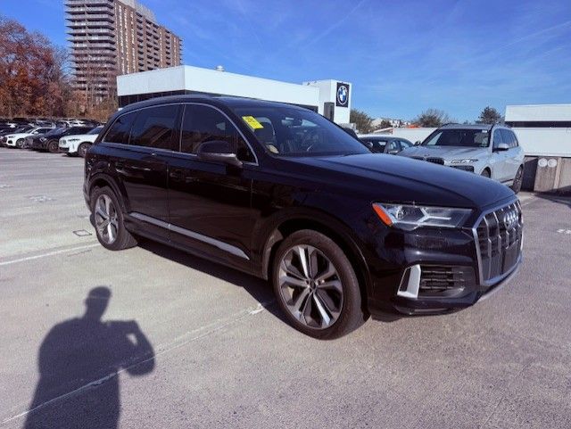 2021 Audi Q7 55 Premium Plus photo 2