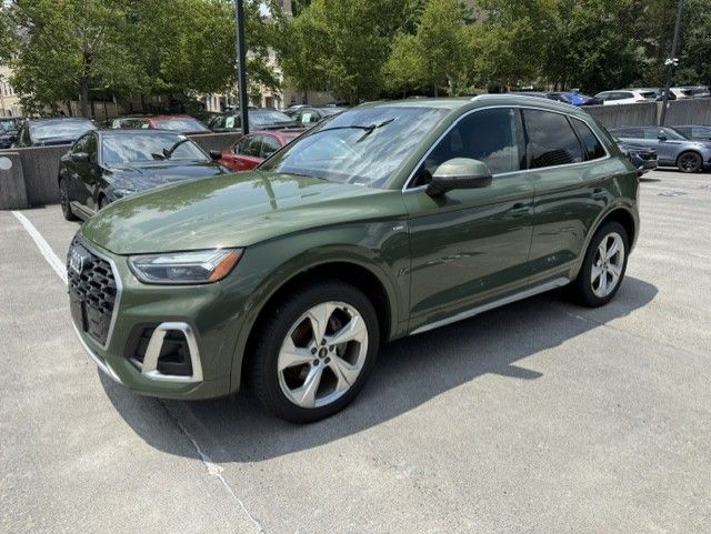 2022 Audi Q5 45 Premium Plus's photo