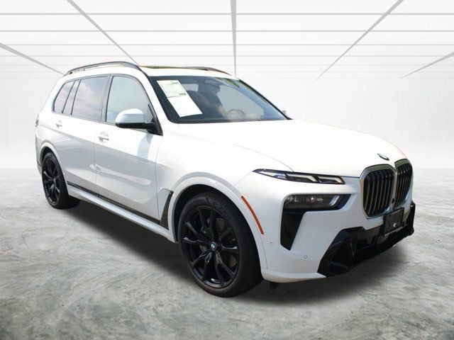 2025 BMW X7 SUV 