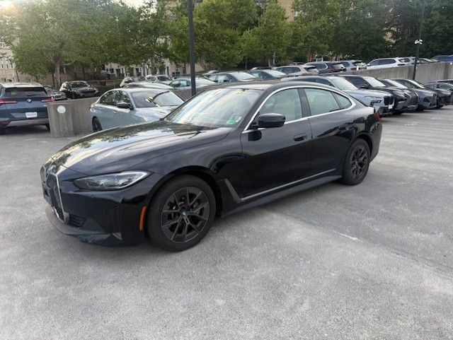2023 BMW i4 eDrive35's photo