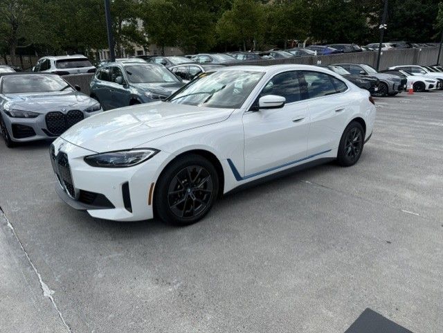 2023 BMW i4 eDrive35's photo