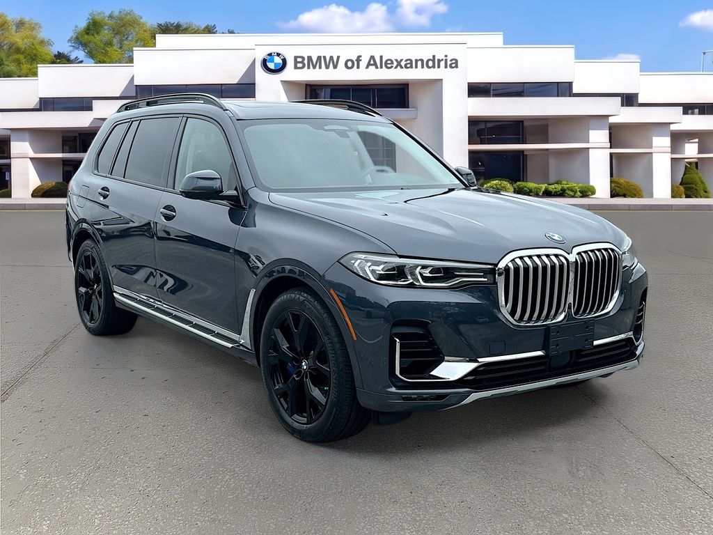 2021 BMW X7 xDrive40i's photo
