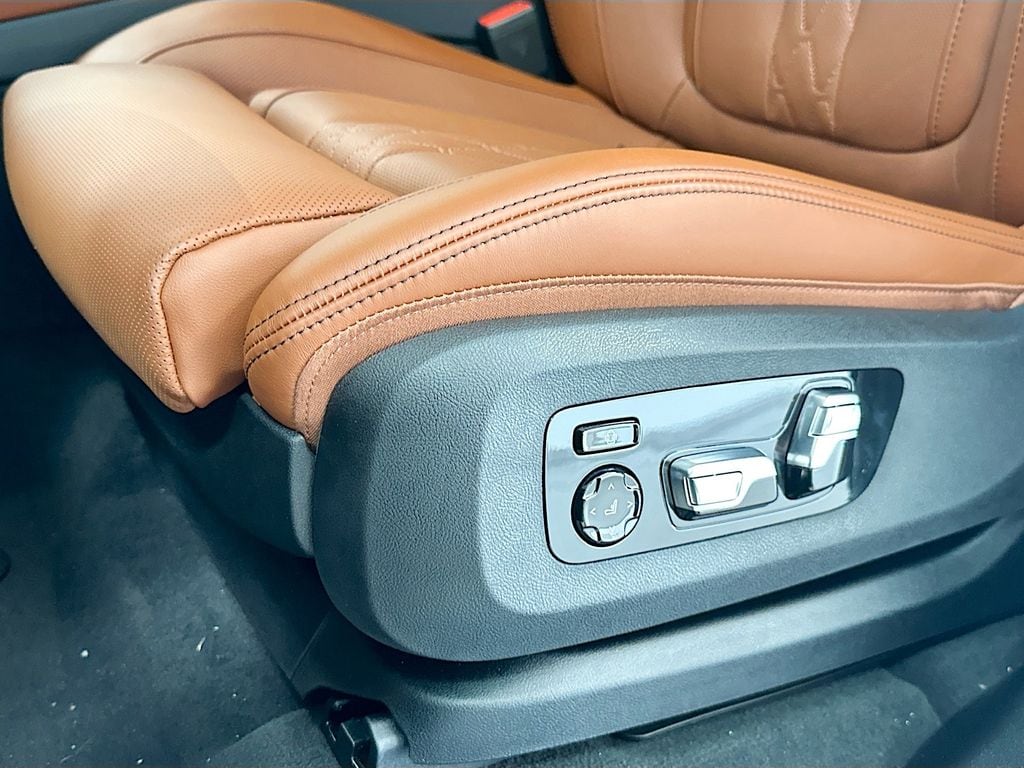 2026 BMW X5 M60i - Photo 20