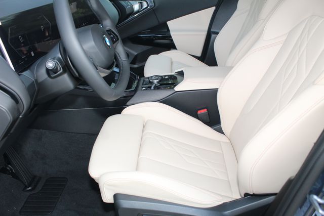 2026 BMW X3 30 - Photo 18
