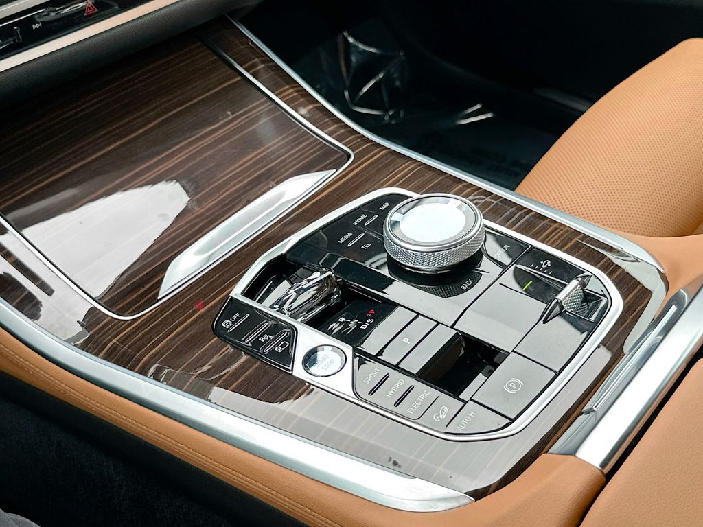 2026 BMW X5 50e - Photo 17