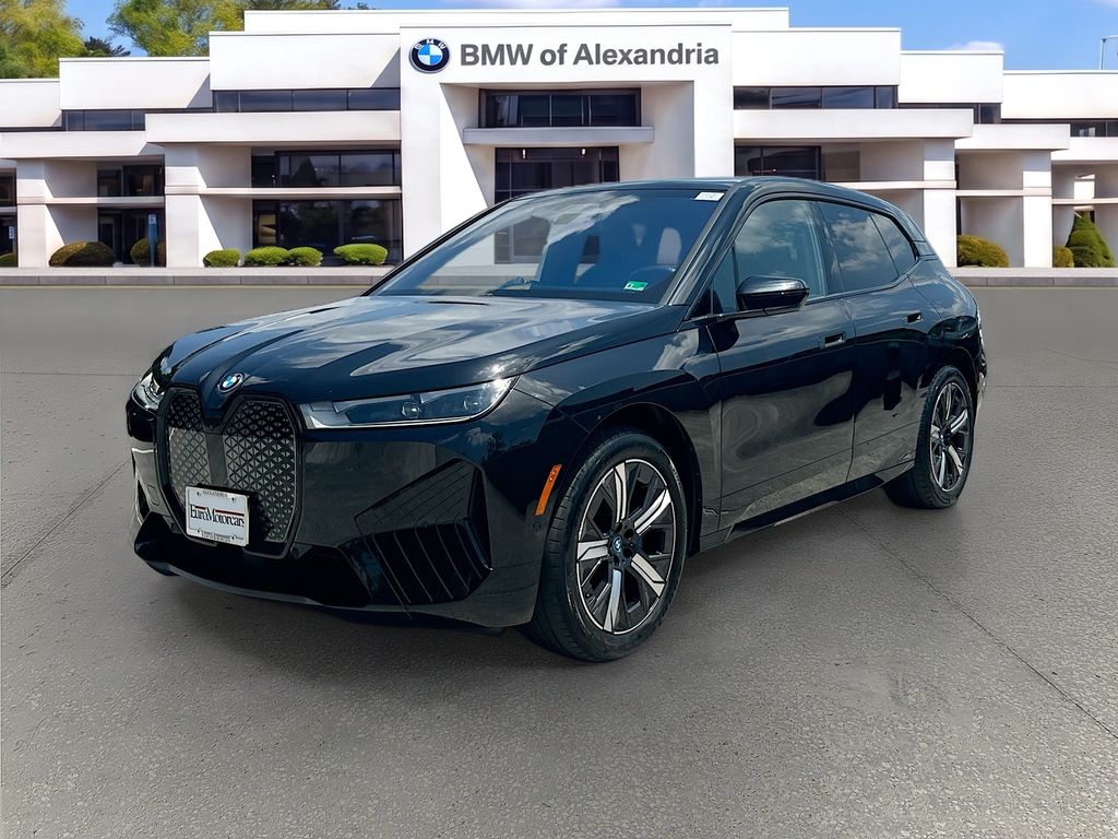 2024 BMW iX xDrive50's photo