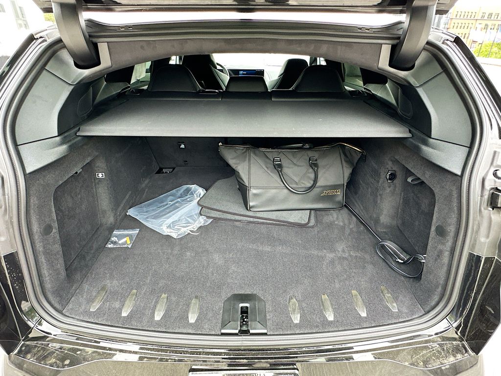 2026 BMW XM Base - Photo 27