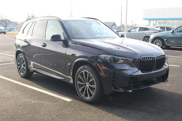 2026 BMW X5 50e's photo