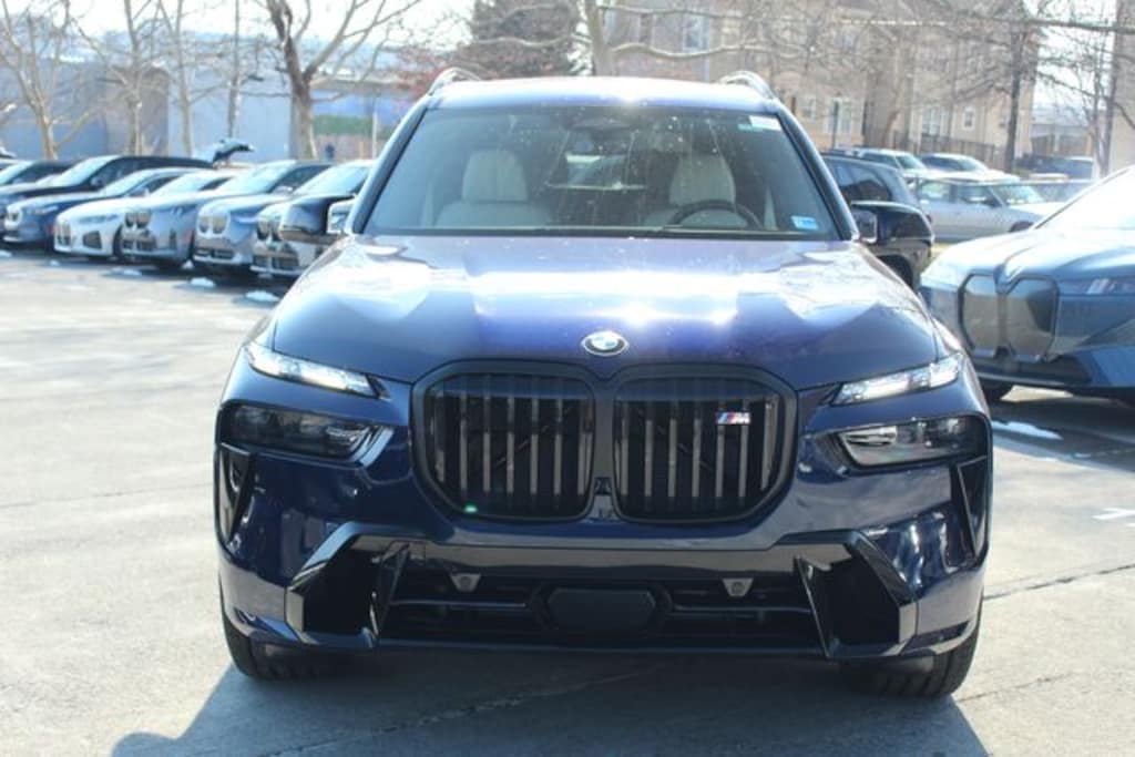 New 2026 BMW X7 M60i SUV
