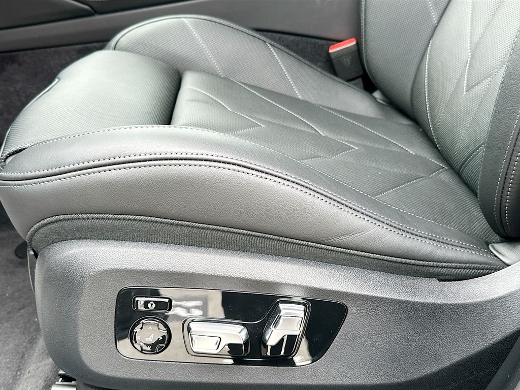 2026 BMW XM Base - Photo 20