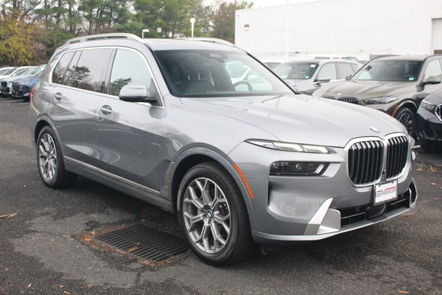2025 BMW X7 SUV 