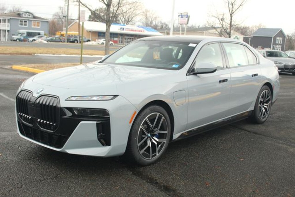 New 2026 BMW 7 Series 750e xDrive Sedan