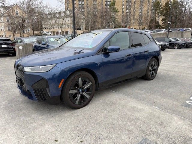 2024 BMW iX xDrive50's photo