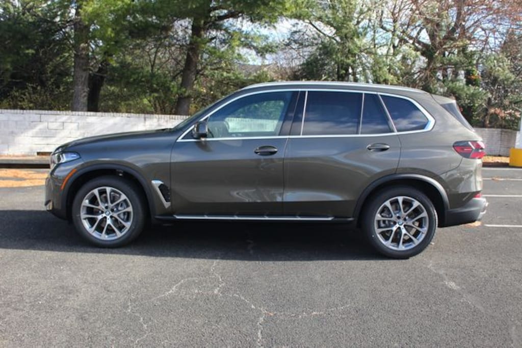 New 2026 BMW X5 xDrive40i SUV