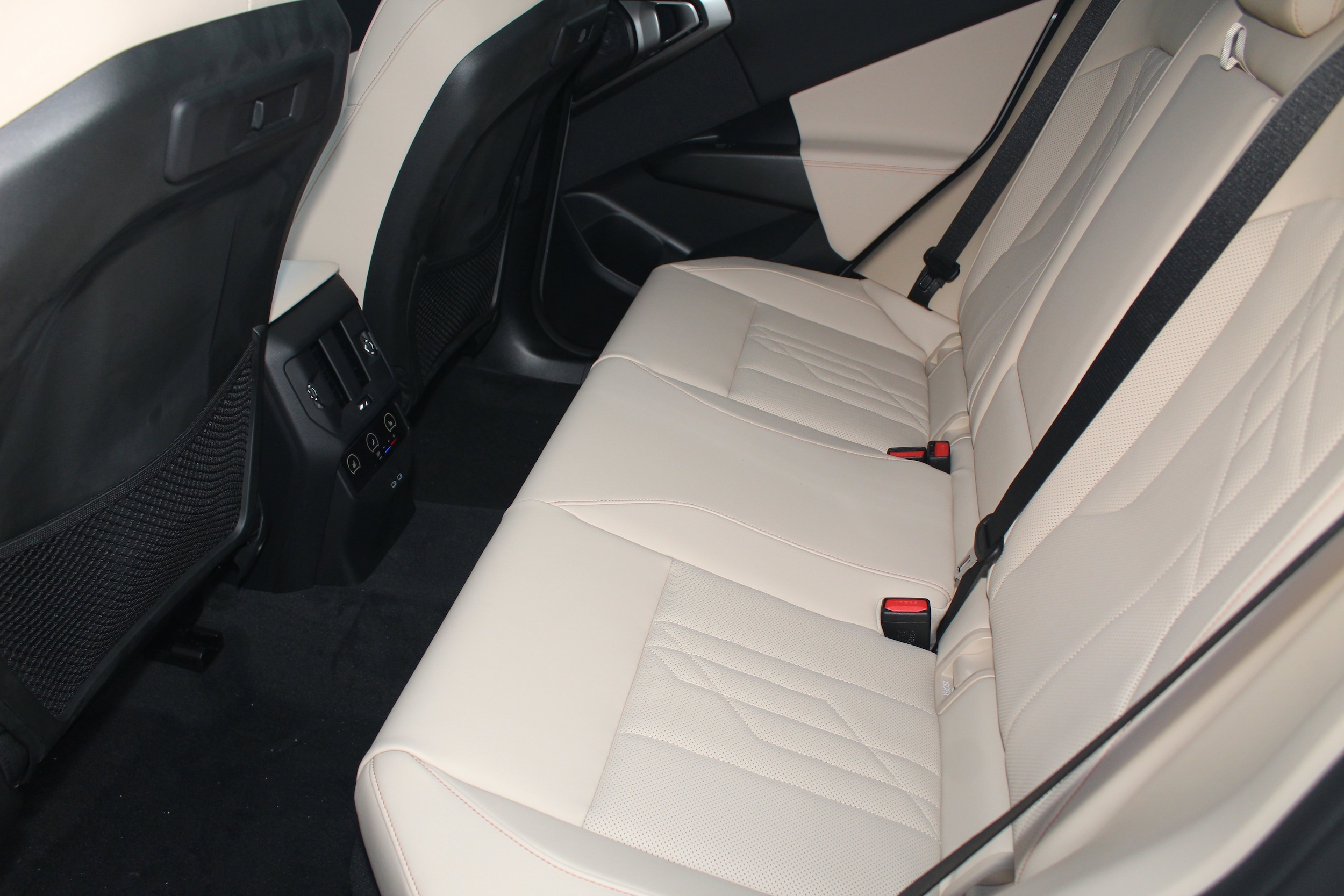 2026 BMW X3 30 - Photo 21