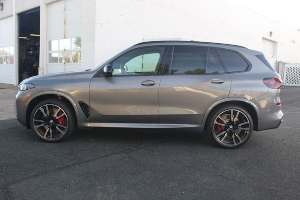 New 2026 BMW X5 M60i SUV
