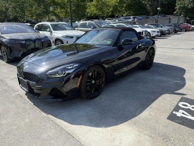 2022 BMW Z4 M40i's photo