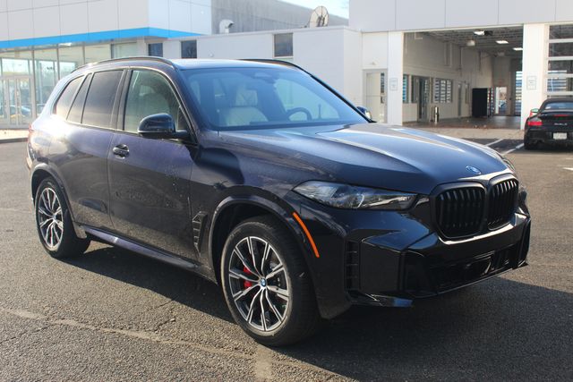 2026 BMW X5 50e's photo