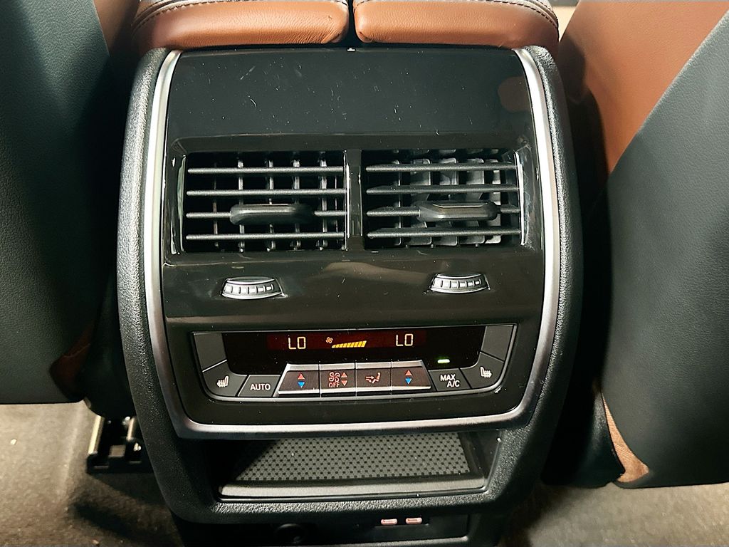 2026 BMW X5 M60i - Photo 27