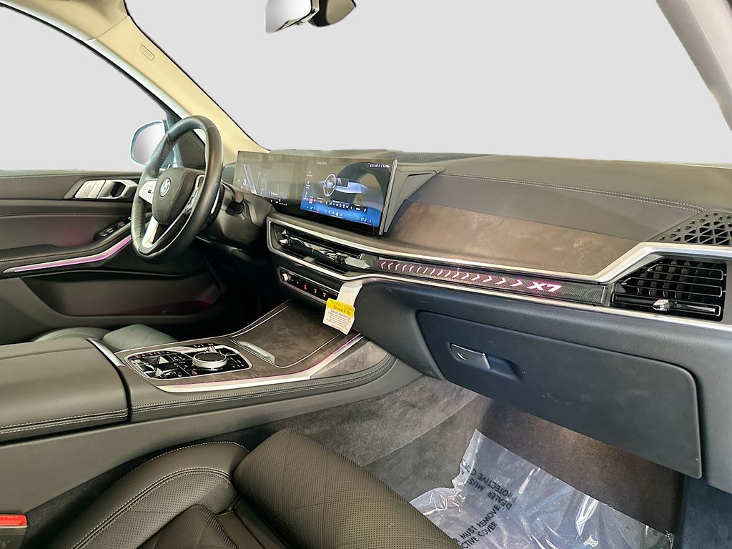 2026 BMW X7 40i - Photo 31