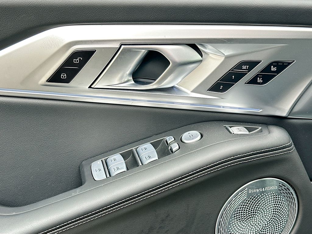 2026 BMW XM Base - Photo 18