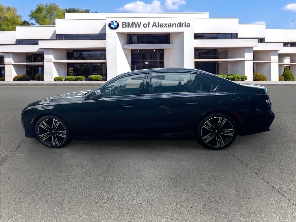 Used 2025 BMW i7 xDrive60 Sedan