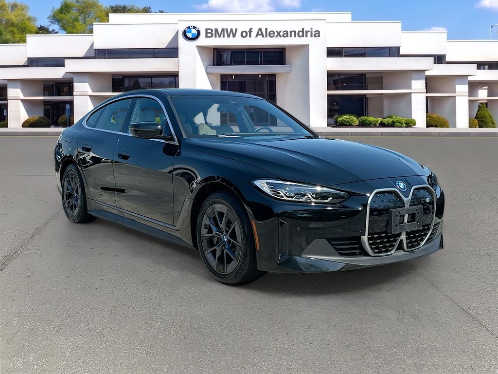2023 BMW i4 eDrive35's photo
