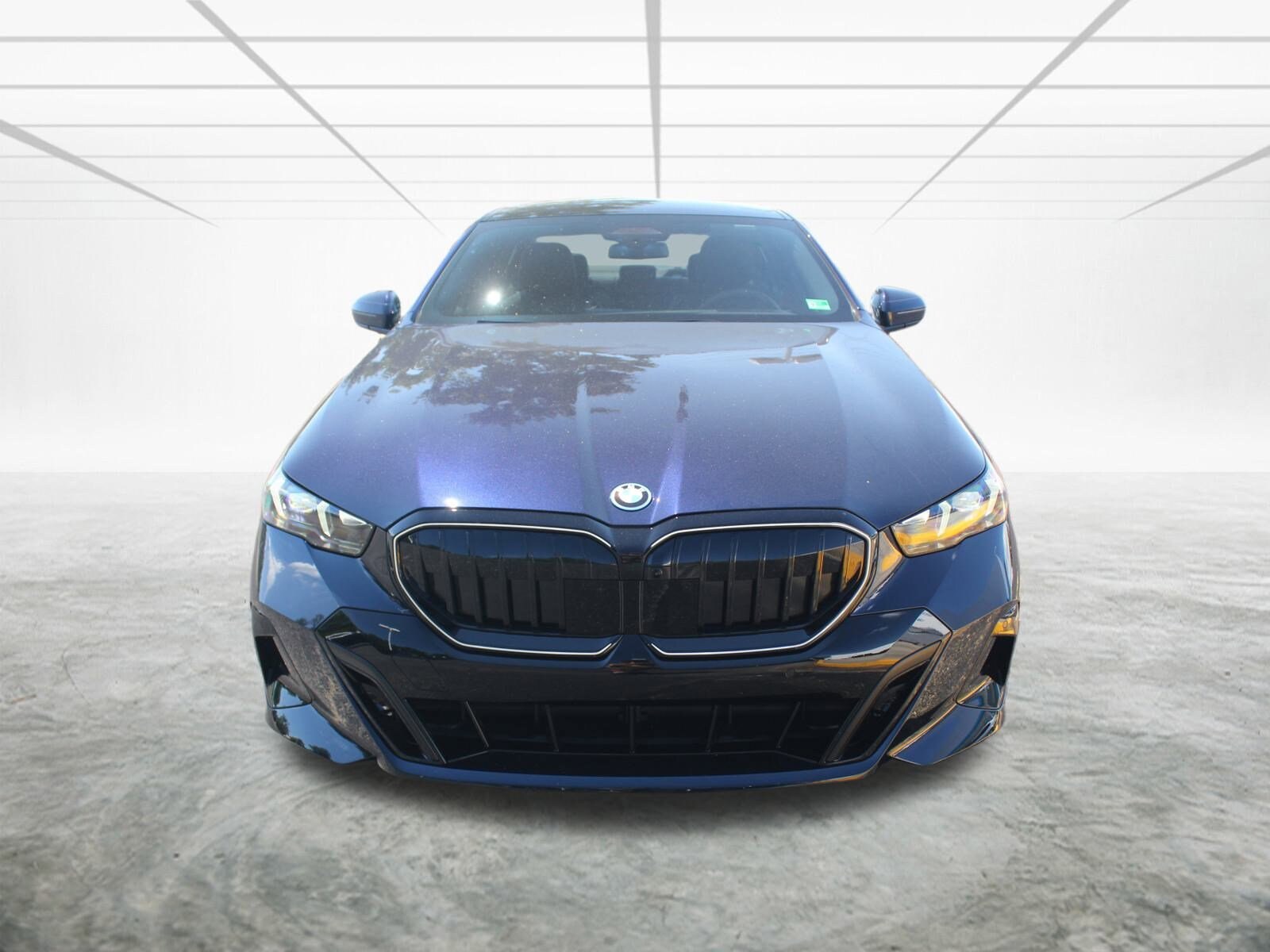 2026 Bmw 550e 550e xDrive photo 3