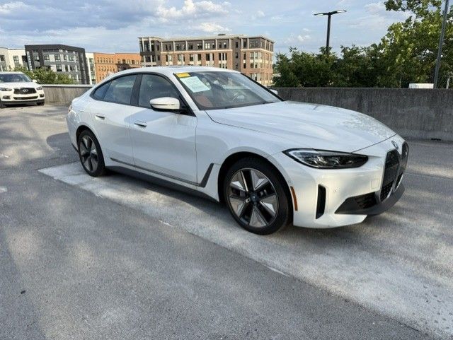 2023 BMW i4 eDrive35's photo