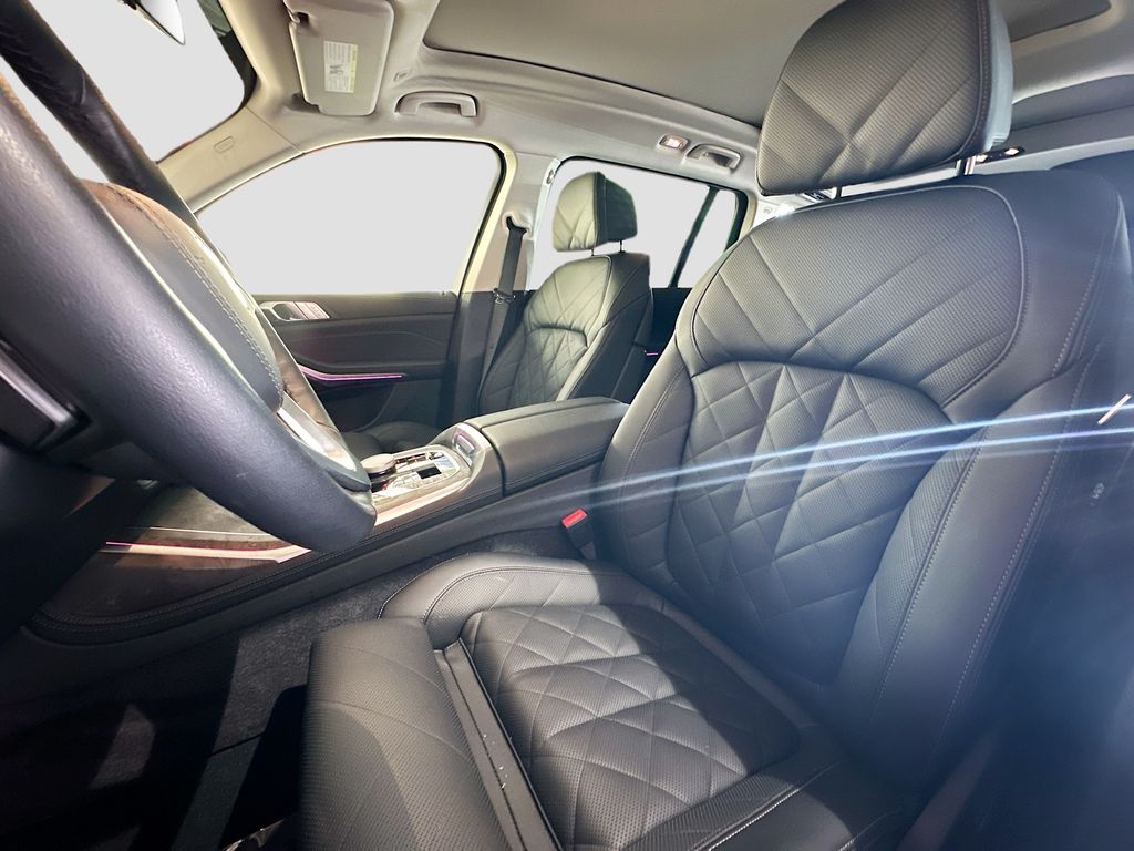 2026 BMW X7 40i - Photo 21