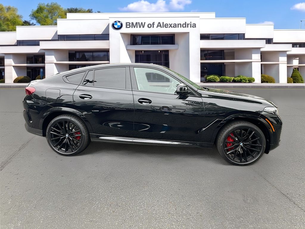 2026 BMW X6 M60i - Photo 8