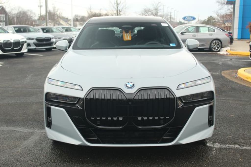 New 2026 BMW 7 Series 750e xDrive Sedan