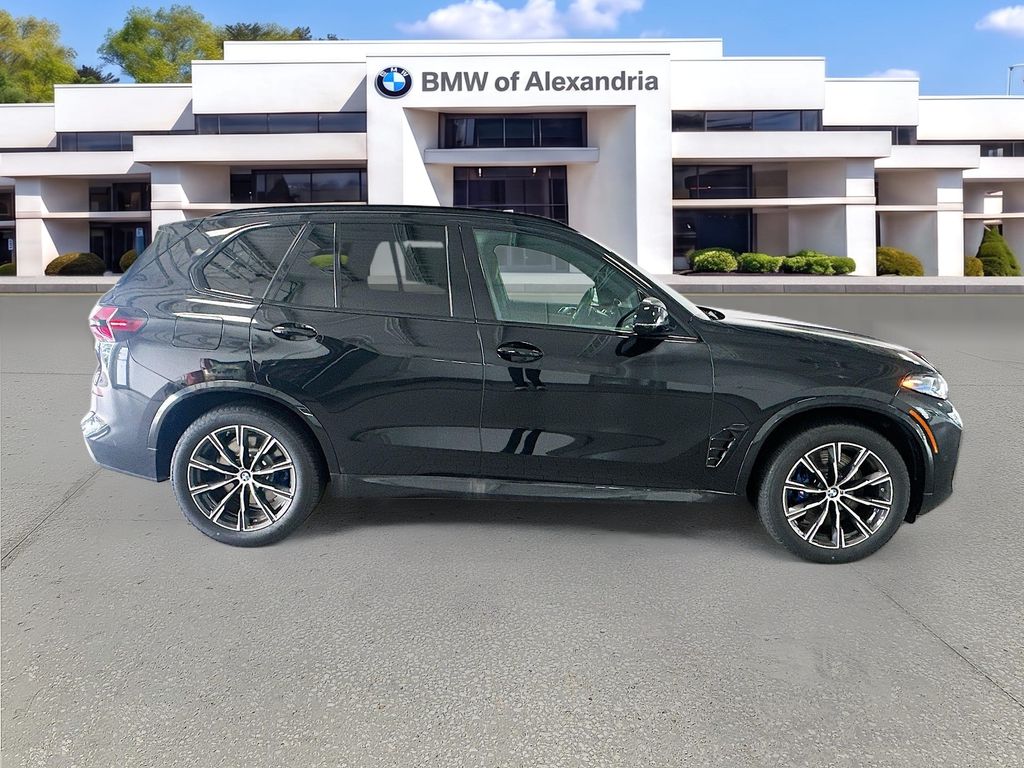 2026 BMW X5 M60i - Photo 8