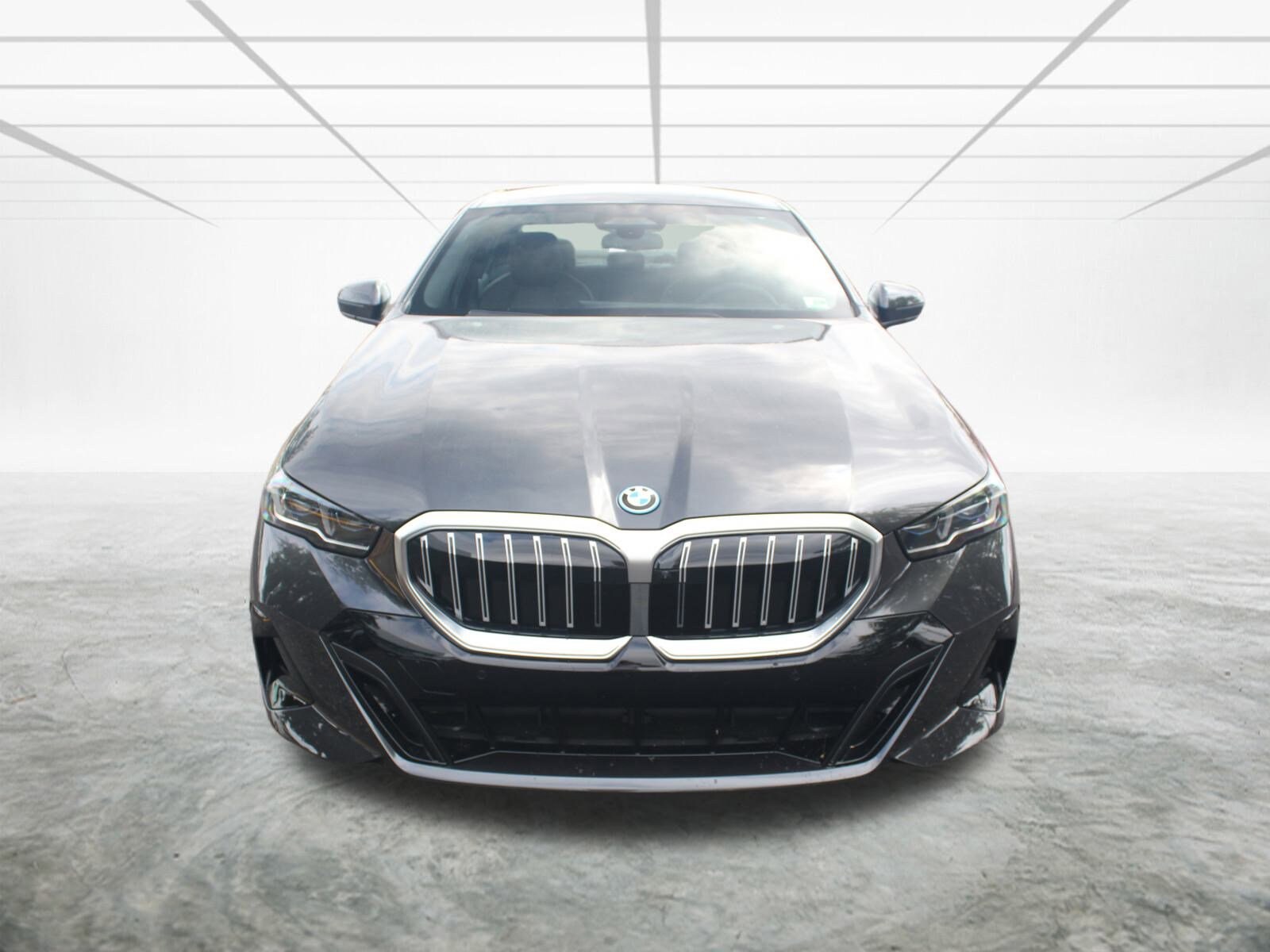 2026 Bmw 550e 550e xDrive photo 2