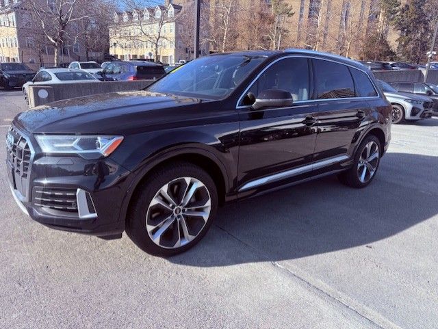 2021 Audi Q7 Premium Plus's photo