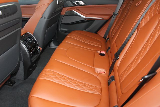 2026 BMW X5 M60i - Photo 22